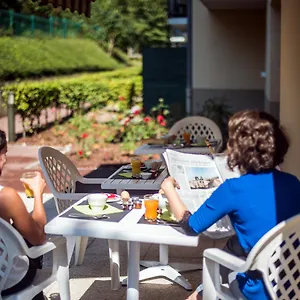 Zenitude Hôtel-résidences L'orée Du Parc Divonne-les-Bains